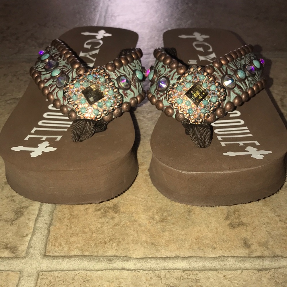 Gypsy soule flip flops